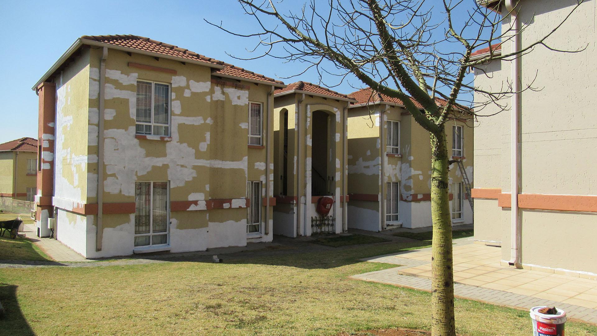 Front View of property in Aeroton
