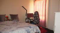 Bed Room 1 - 10 square meters of property in Aeroton