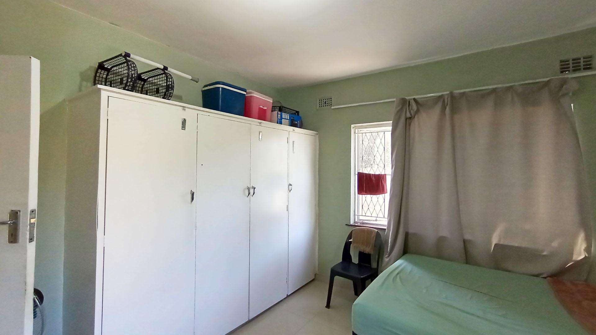 Bed Room 3 - 18 square meters of property in Glenmore