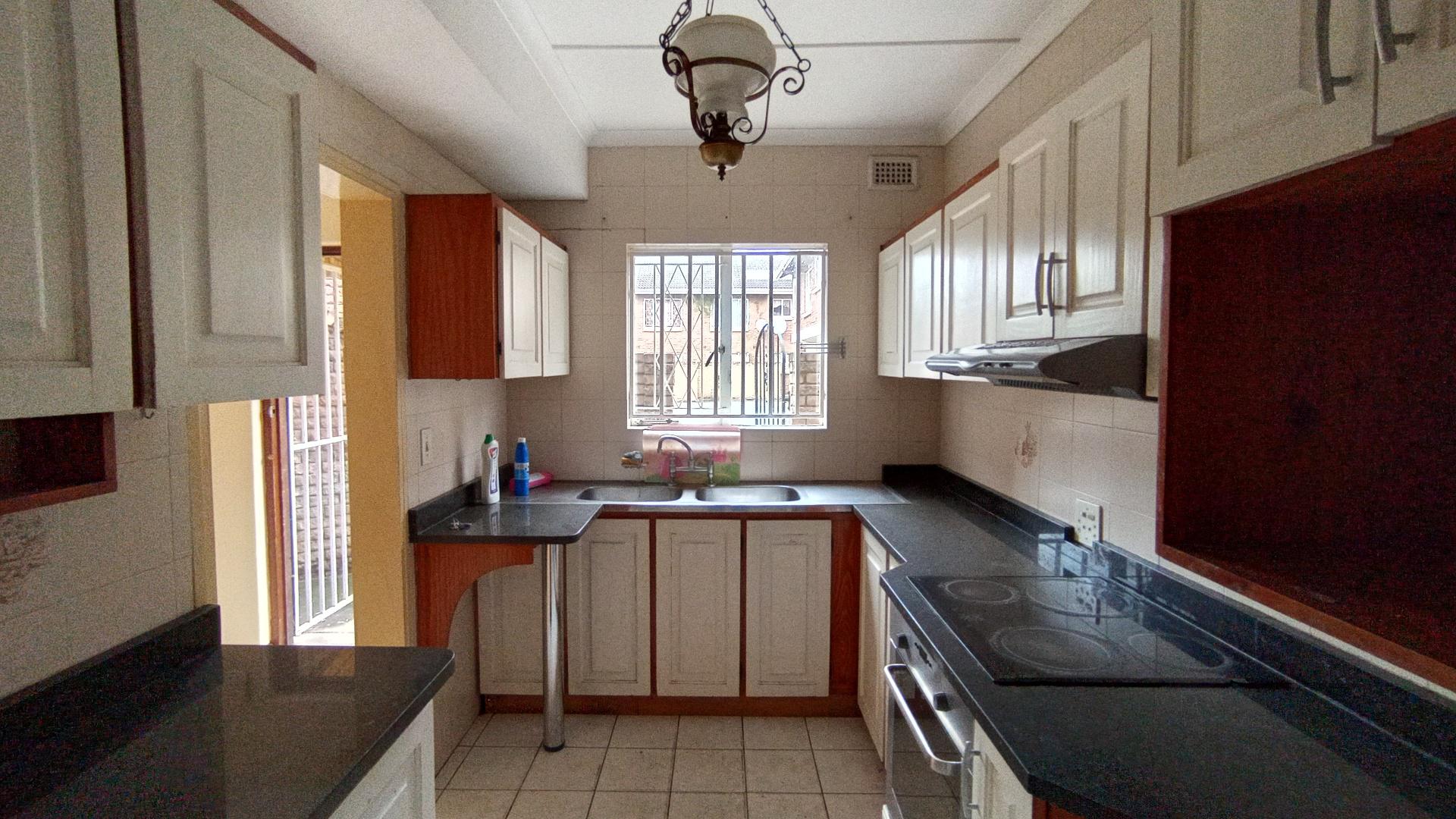 Kitchen - 8 square meters of property in Pietermaritzburg (KZN)