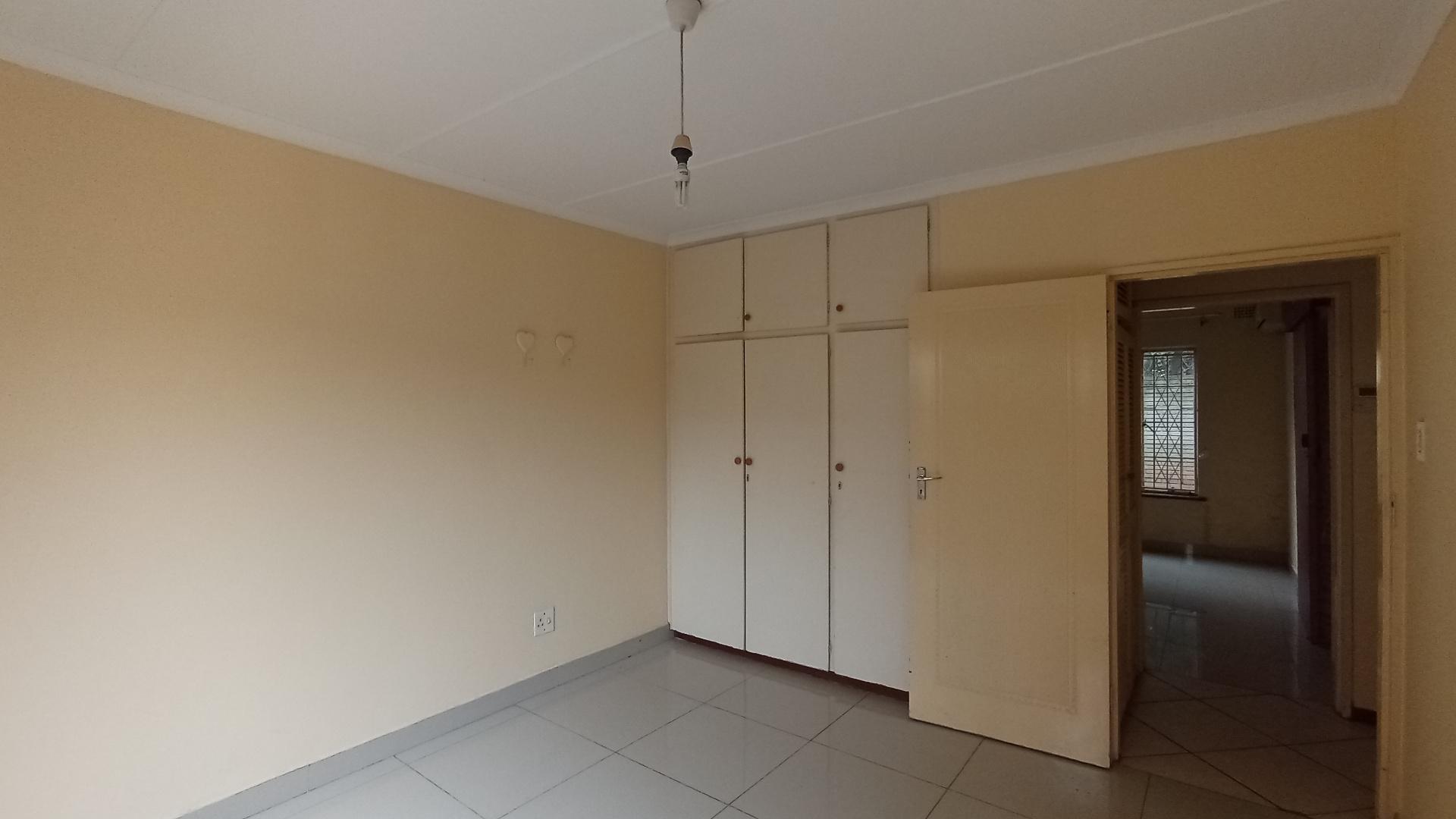 Bed Room 1 - 14 square meters of property in Pietermaritzburg (KZN)