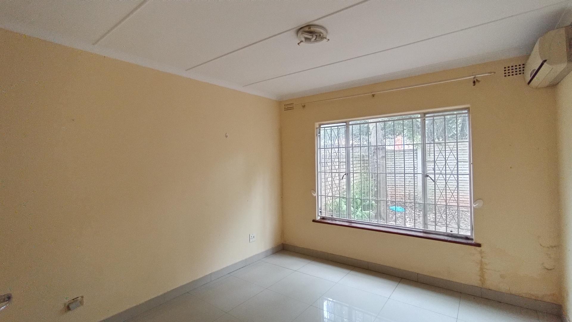 Bed Room 2 - 14 square meters of property in Pietermaritzburg (KZN)