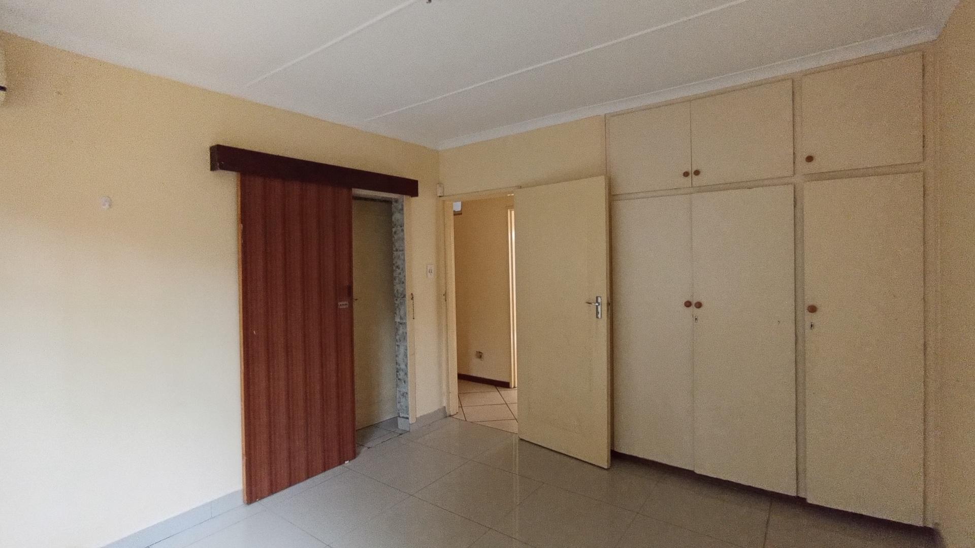 Bed Room 2 - 14 square meters of property in Pietermaritzburg (KZN)