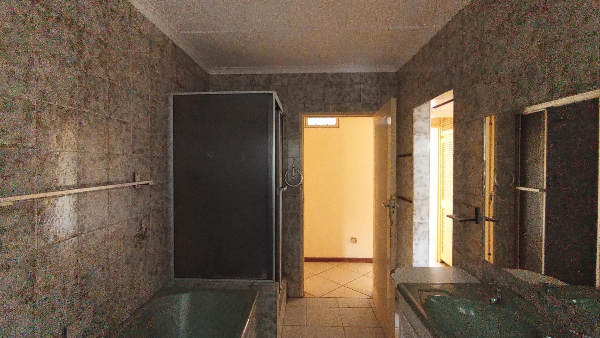 Bathroom 1 - 9 square meters of property in Pietermaritzburg (KZN)