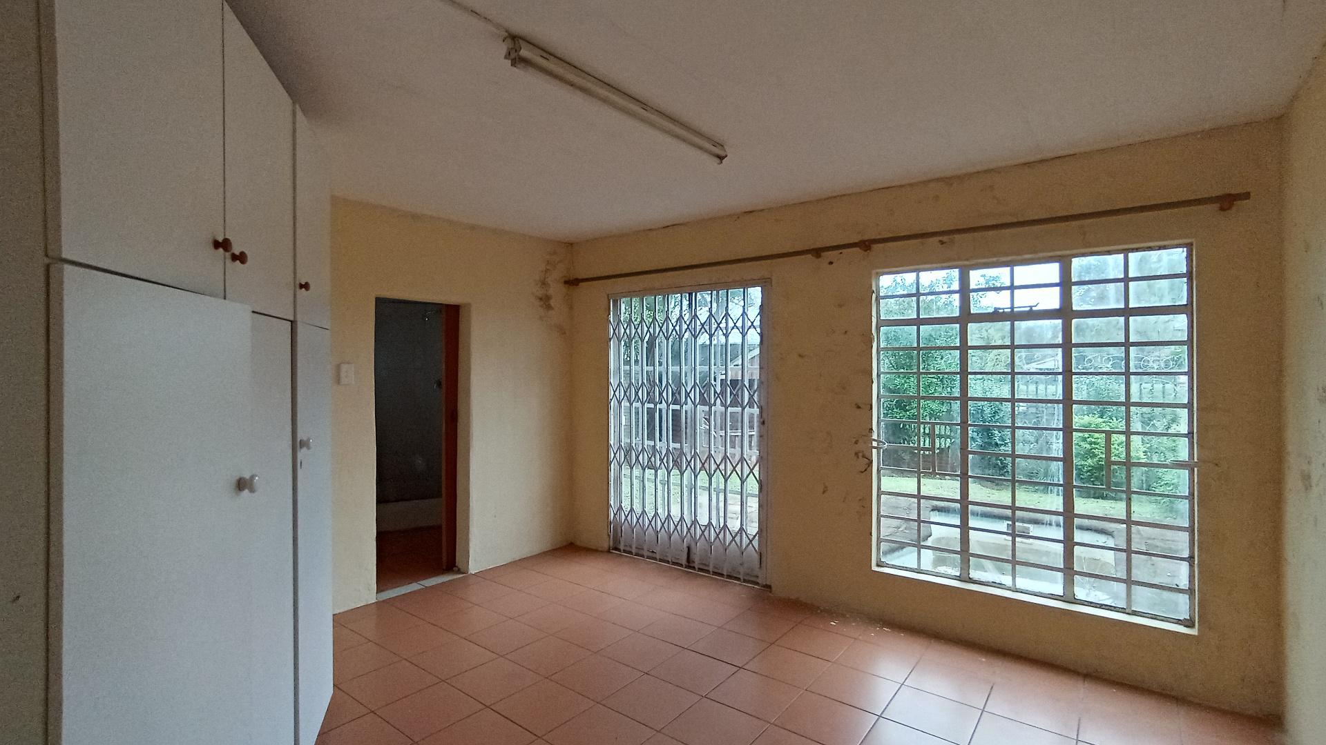 Main Bedroom - 20 square meters of property in Pietermaritzburg (KZN)