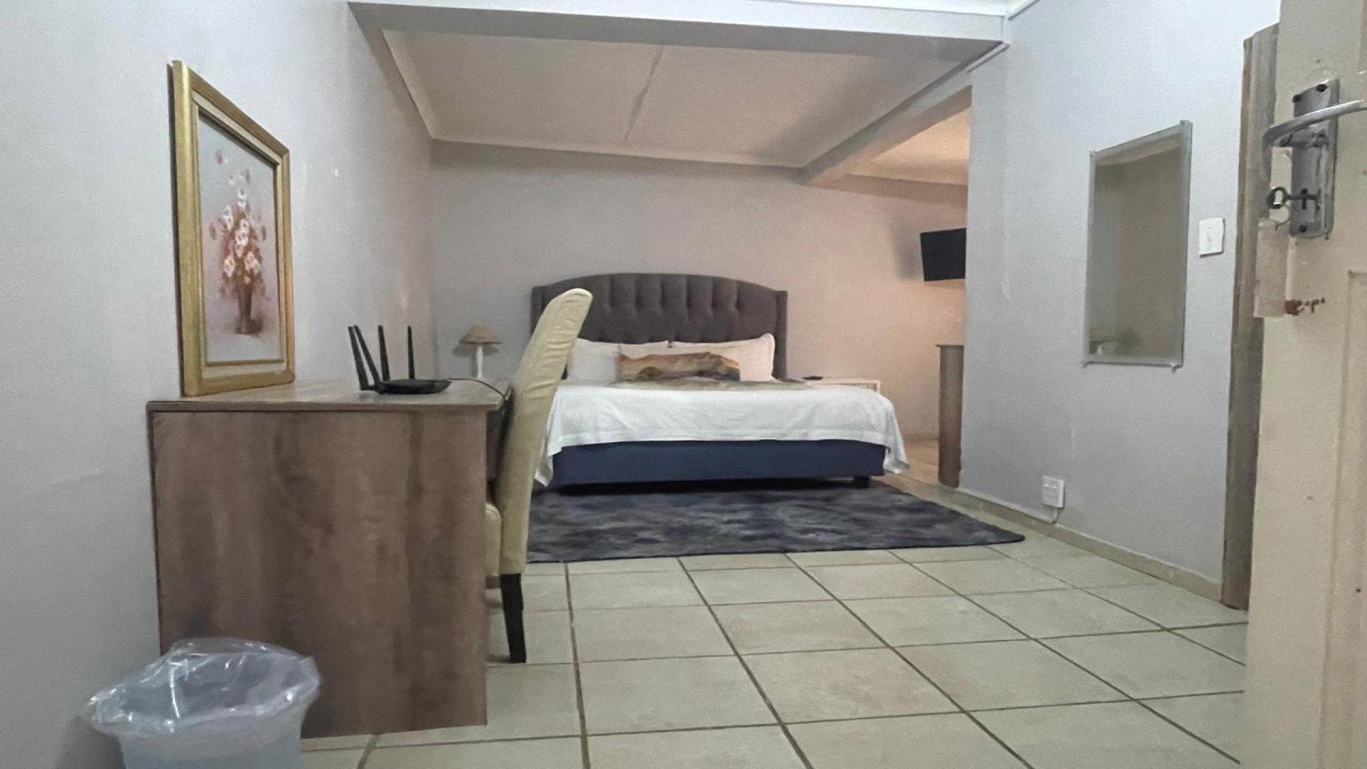 Bed Room 5+ of property in Kokstad