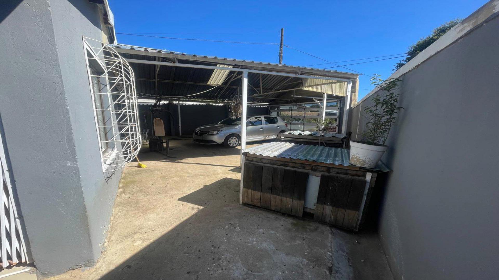 Carport  of property in Kokstad