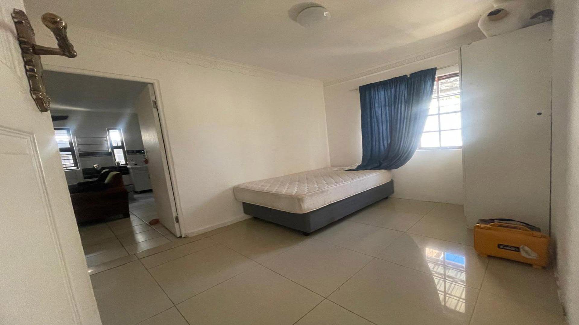 Bed Room 5+ of property in Kokstad