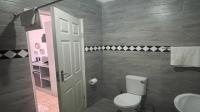 Bathroom 3+ of property in Kokstad
