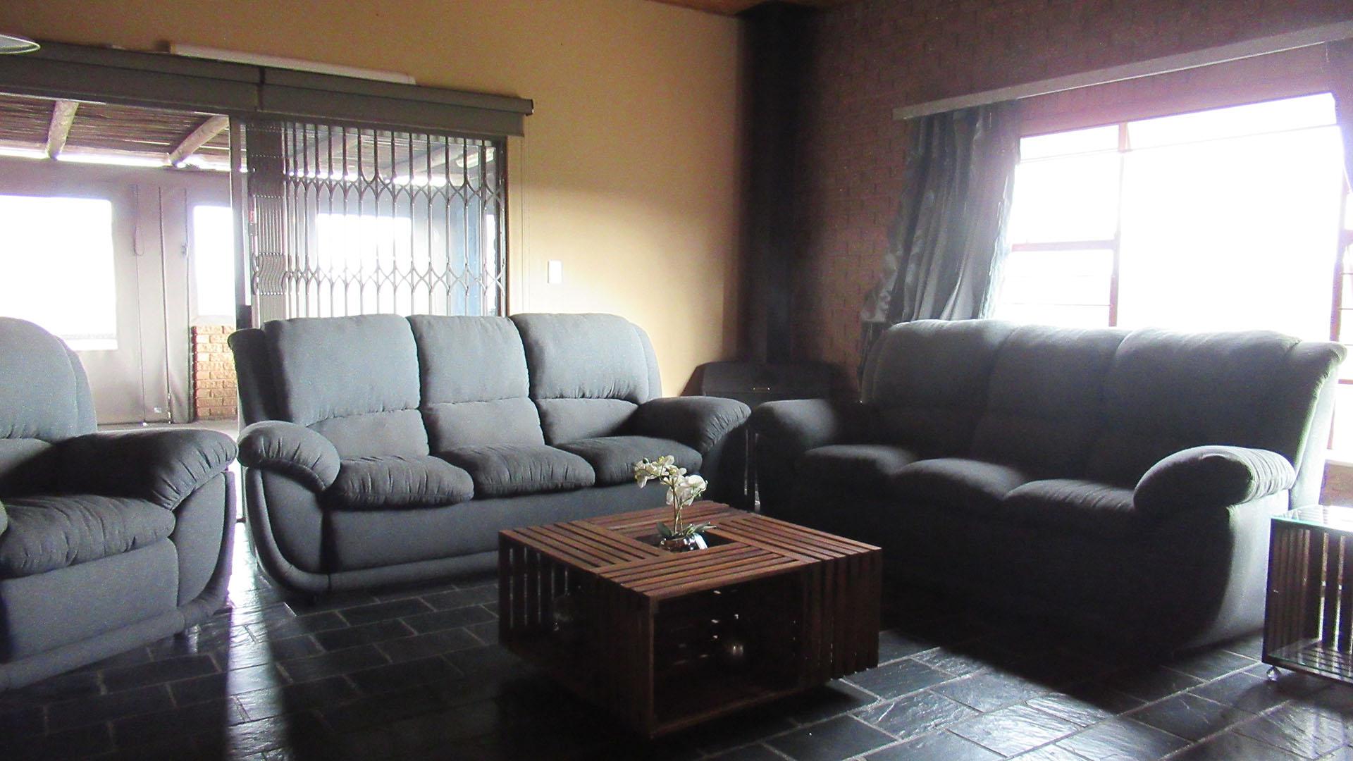 Entertainment - 46 square meters of property in Kenmare