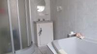 Main Bathroom - 6 square meters of property in Kenmare
