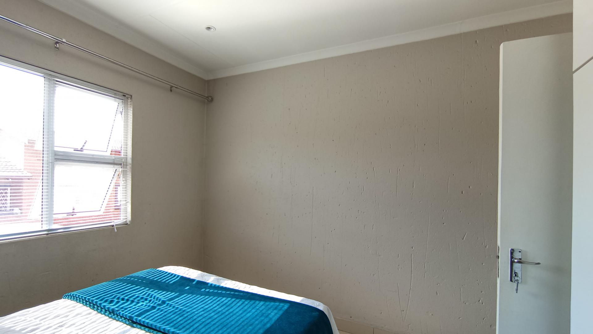 Bed Room 1 - 11 square meters of property in Lyndhurst