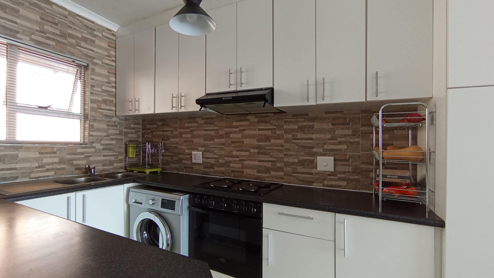 Kitchen - 6 square meters of property in Lyndhurst