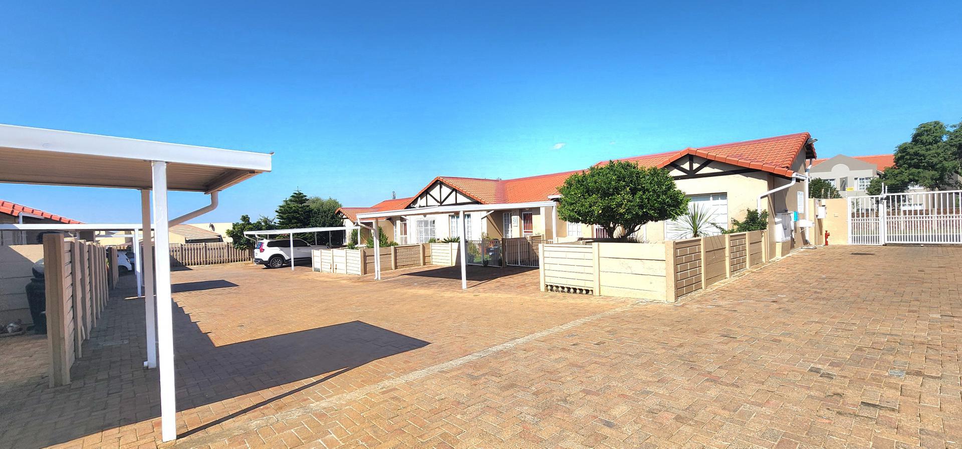Front View of property in Meyersdal