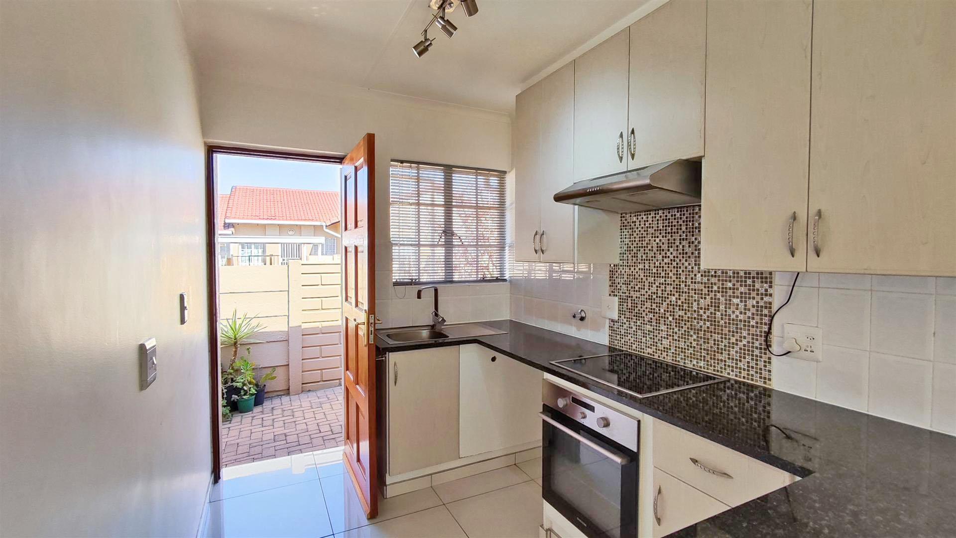 Kitchen - 8 square meters of property in Meyersdal