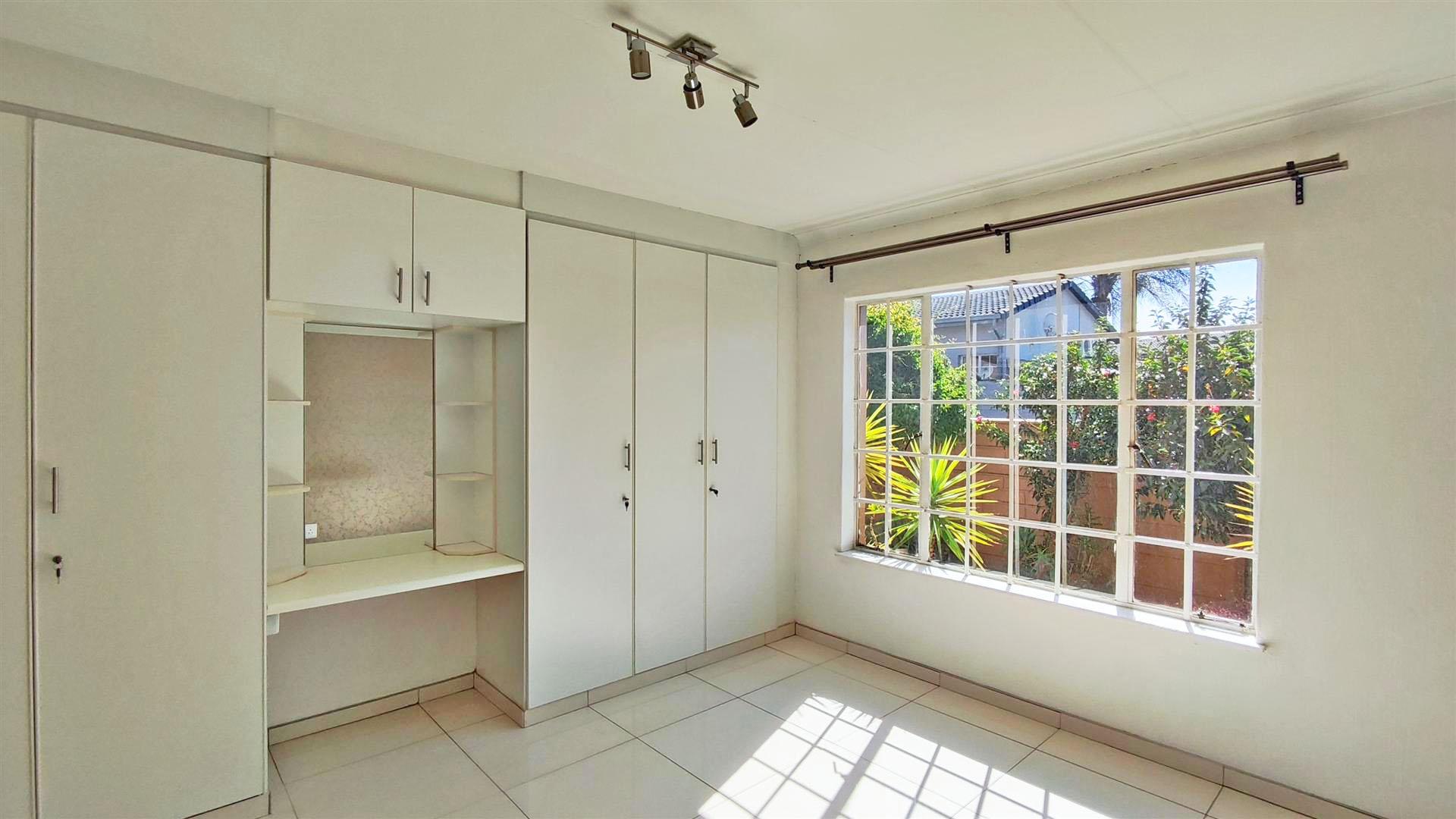 Bed Room 1 - 18 square meters of property in Meyersdal