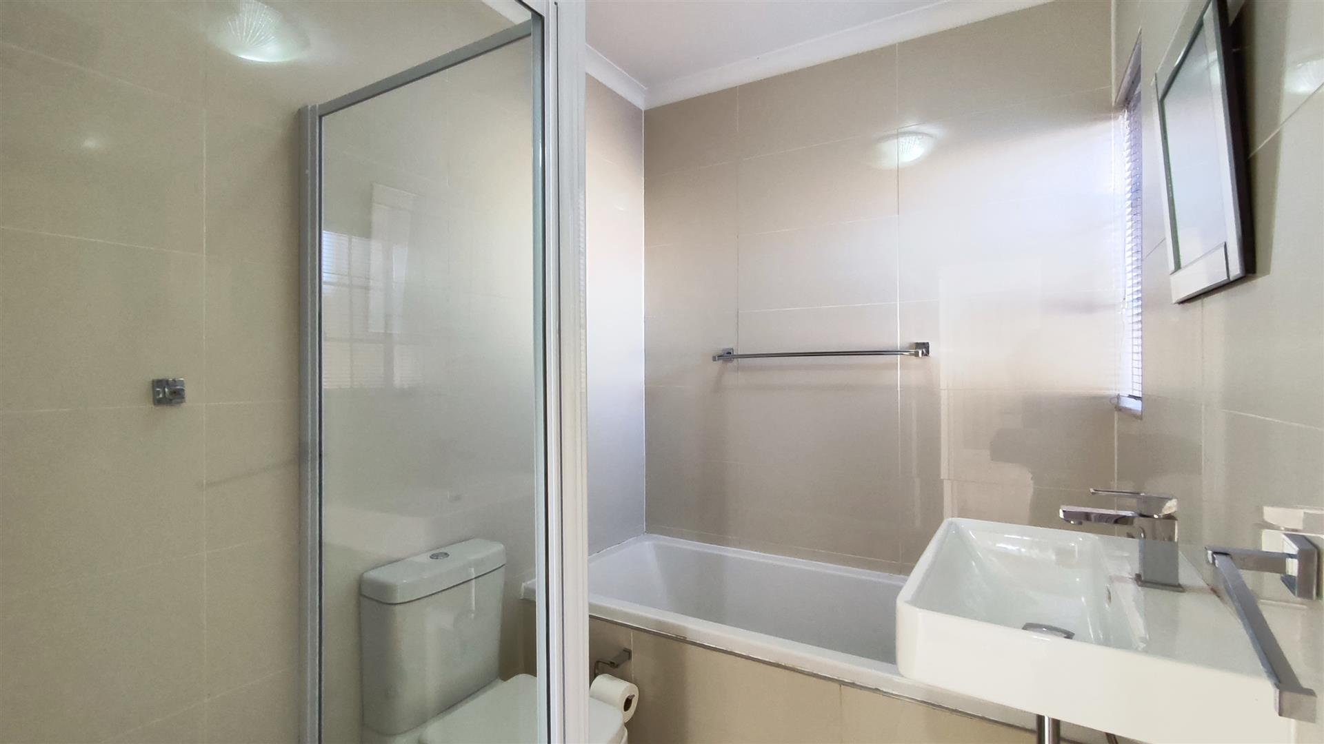 Bathroom 1 - 4 square meters of property in Meyersdal