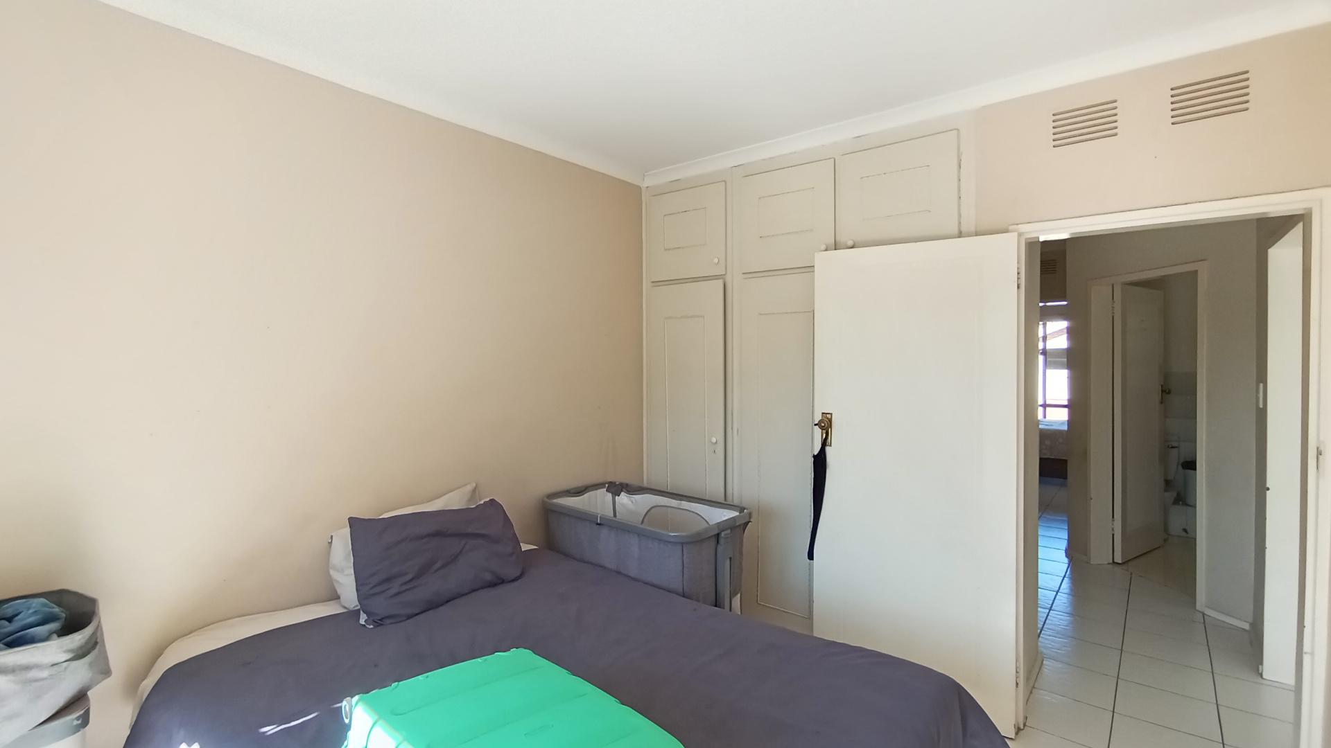 Bed Room 2 - 14 square meters of property in Warner Beach