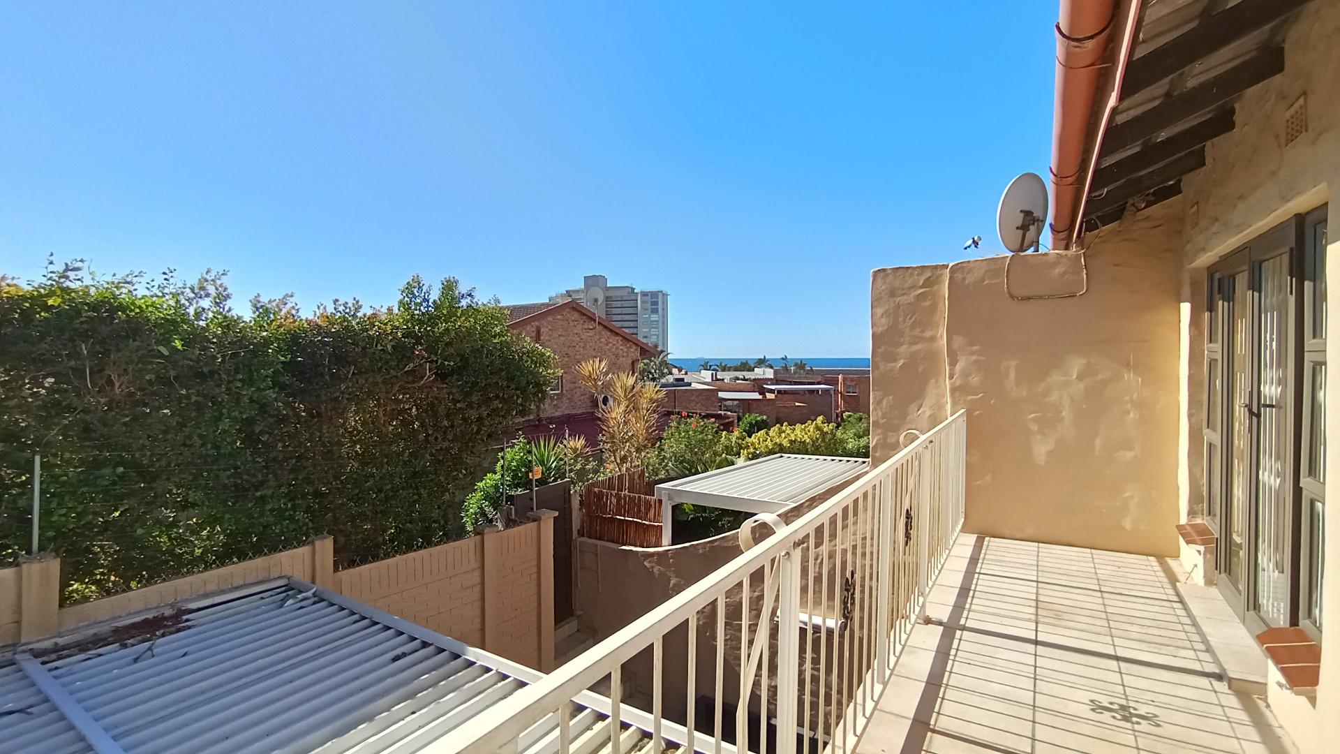 Balcony - 9 square meters of property in Warner Beach