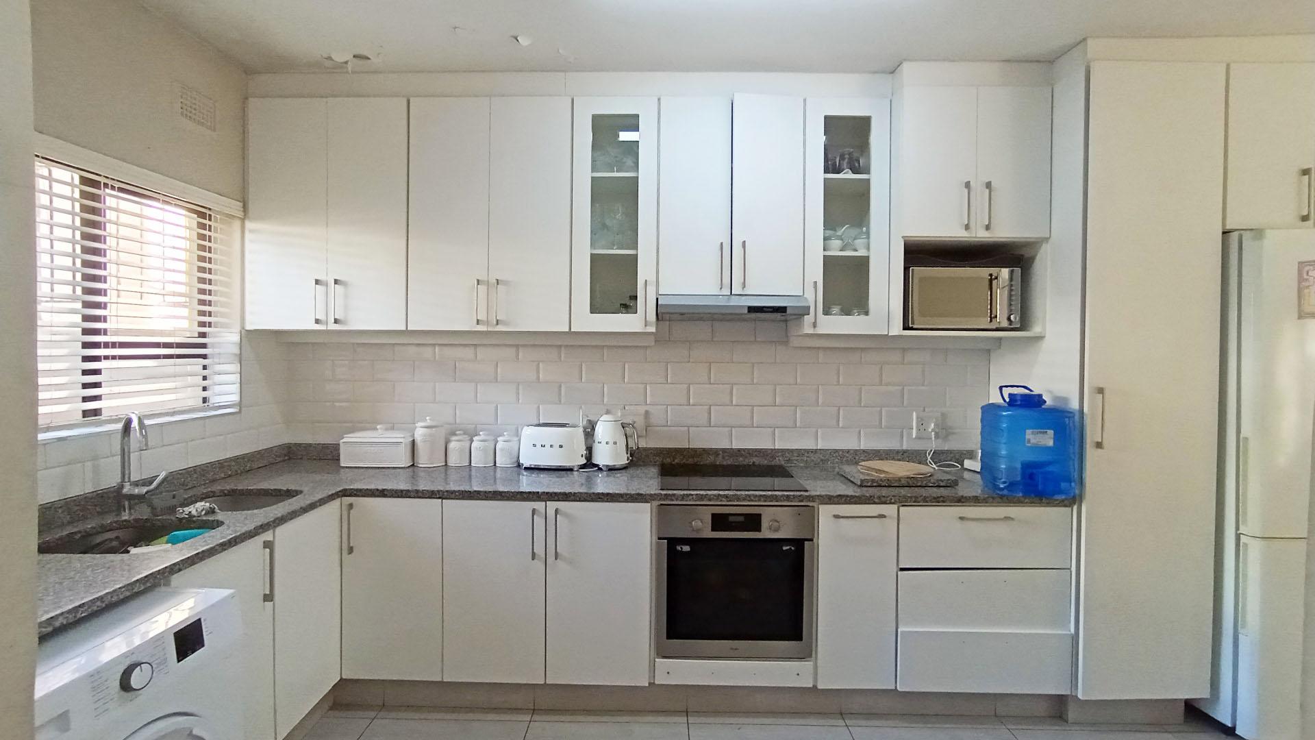 Kitchen - 14 square meters of property in Warner Beach