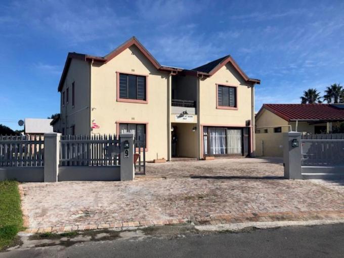 7 Bedroom House for Sale For Sale in Hermanus - MR686105