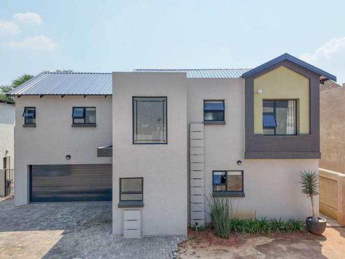4 Bedroom House for Sale For Sale in Magalieskruin - MR686145