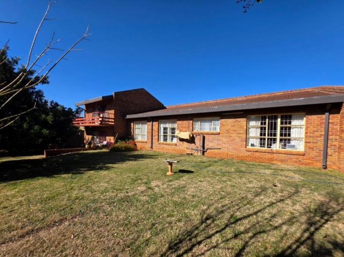 4 Bedroom House for Sale For Sale in Heuwelsig - MR686192