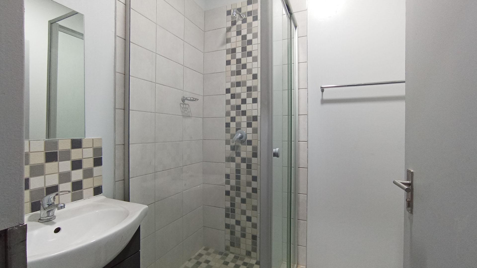 Bathroom 1 - 4 square meters of property in Pretoria North