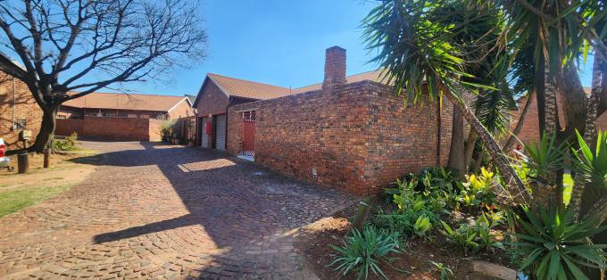 3 Bedroom Apartment for Sale For Sale in Lambton - MR686221