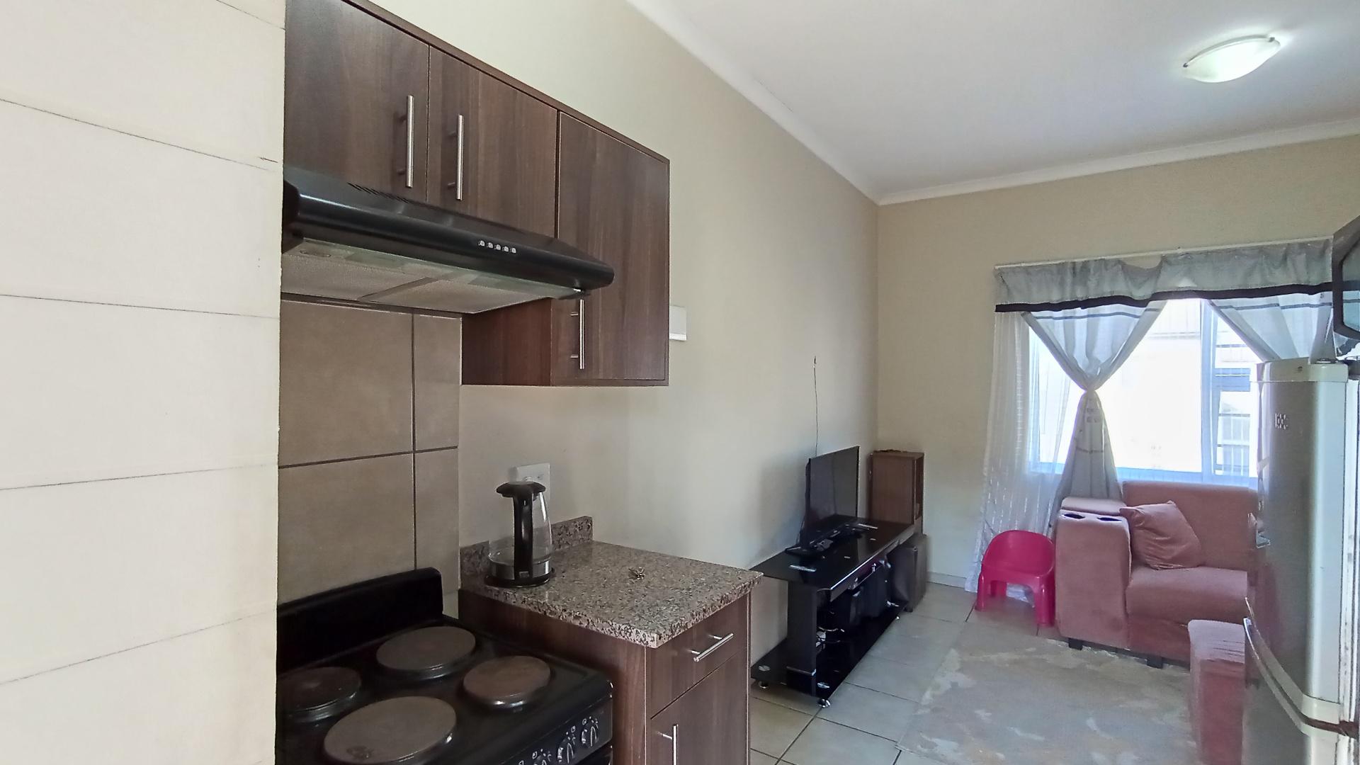 Kitchen - 6 square meters of property in KwaMashu