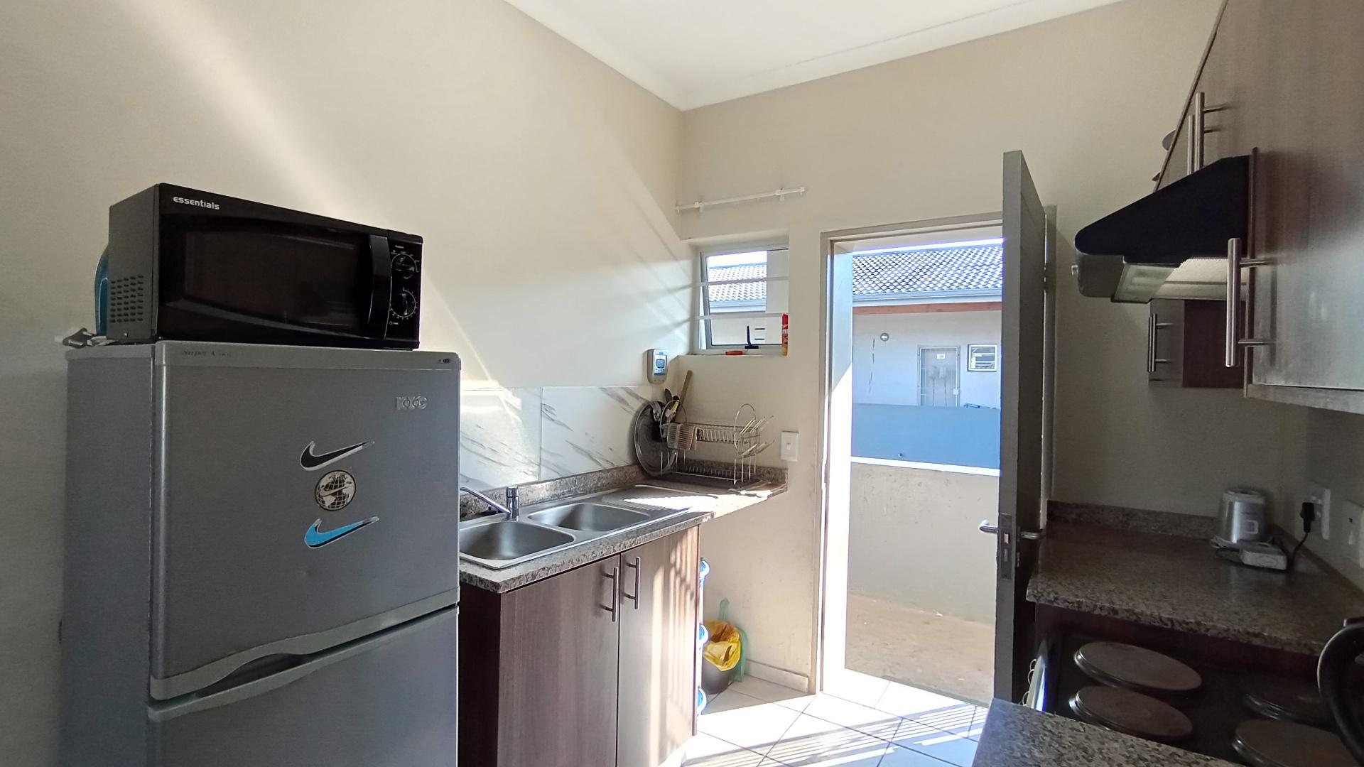 Kitchen - 6 square meters of property in KwaMashu