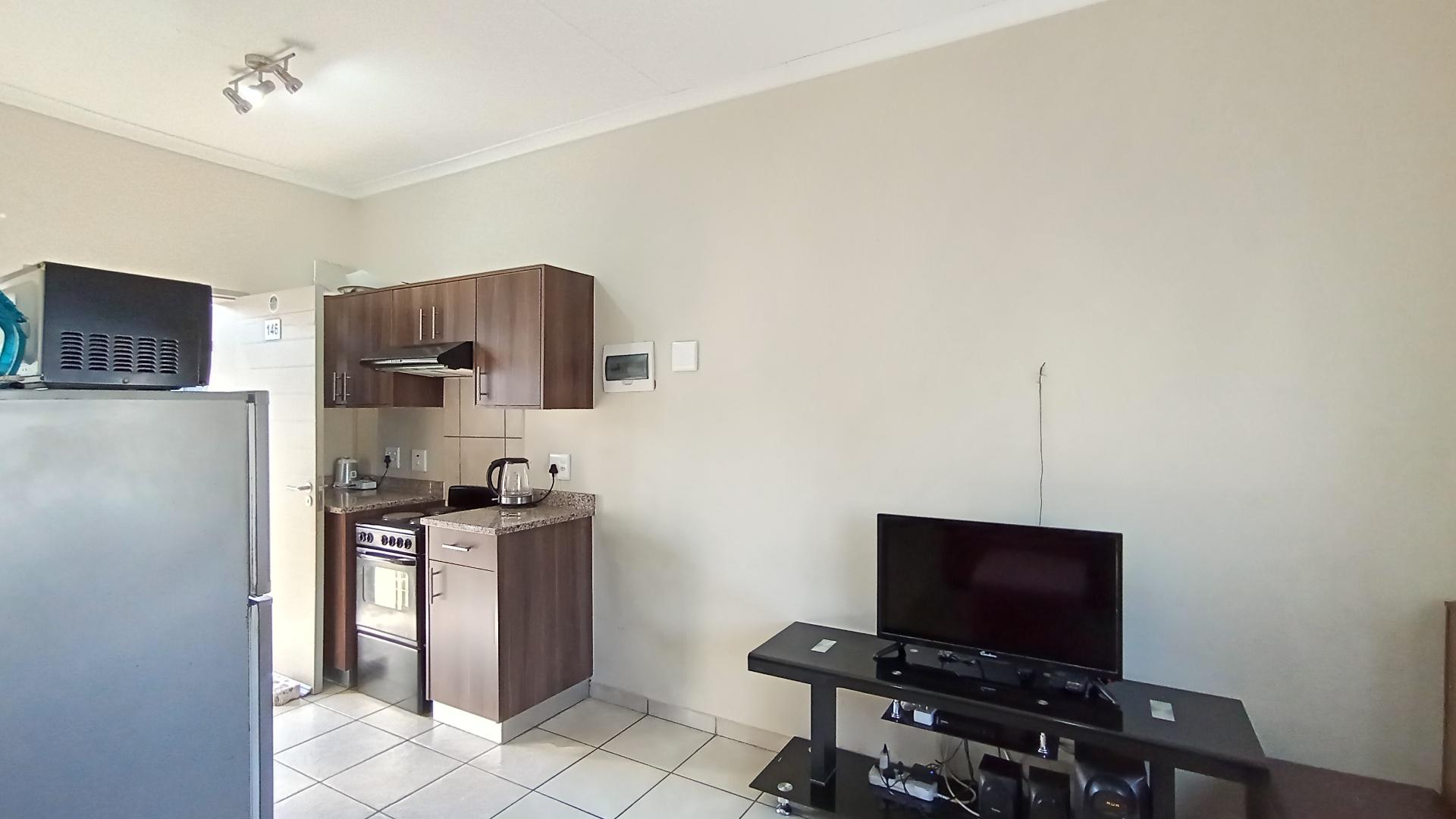 Lounges - 13 square meters of property in KwaMashu