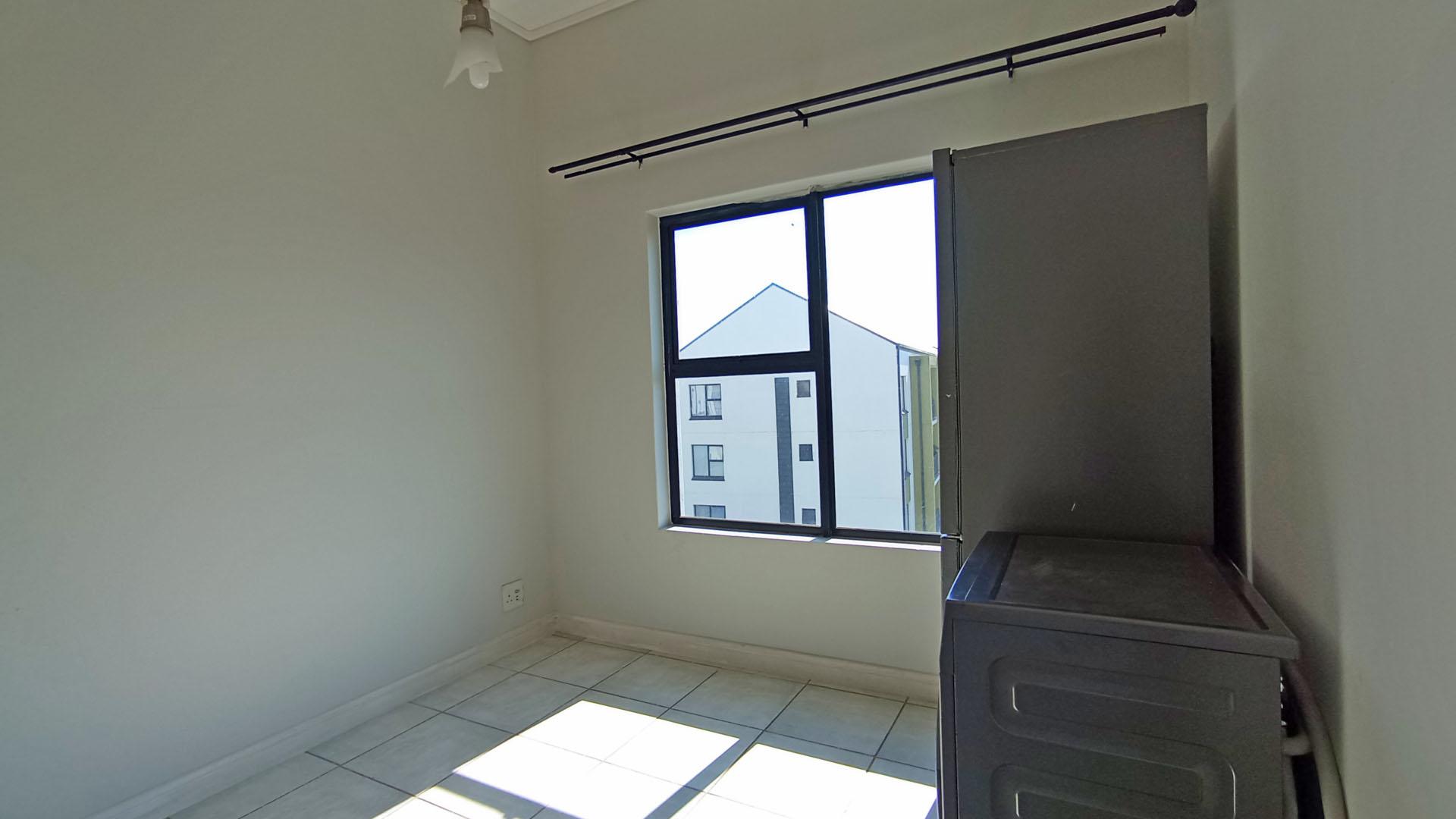 Bed Room 1 - 12 square meters of property in Zwartkoppies