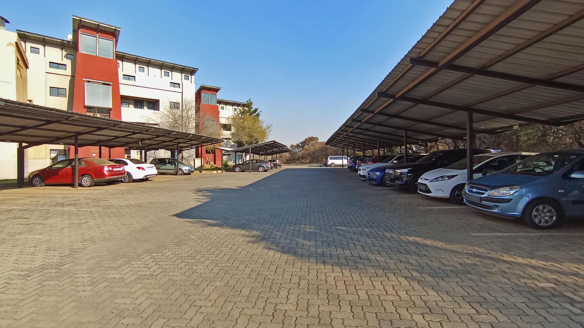 Front View of property in Rooihuiskraal North