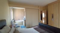 Main Bedroom - 15 square meters of property in Rooihuiskraal North