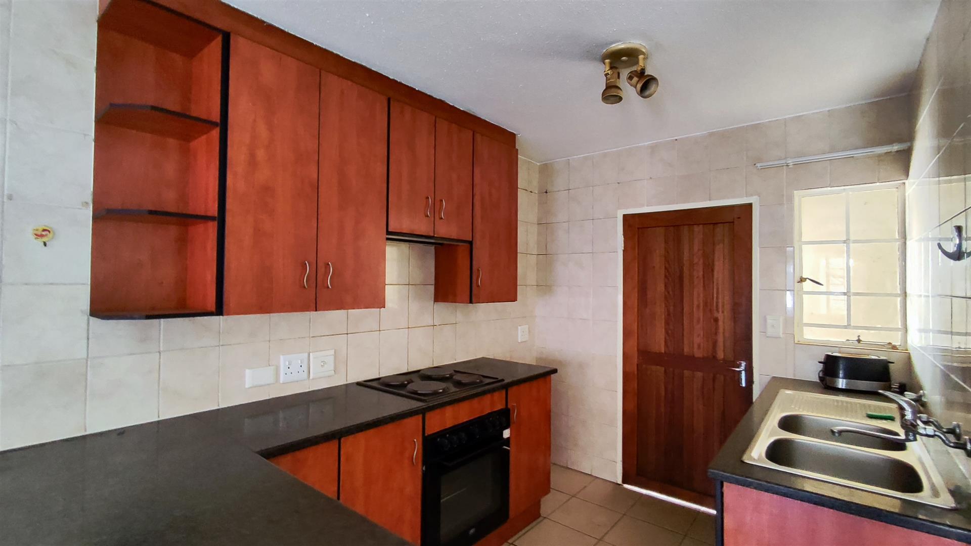 Kitchen - 7 square meters of property in Elspark