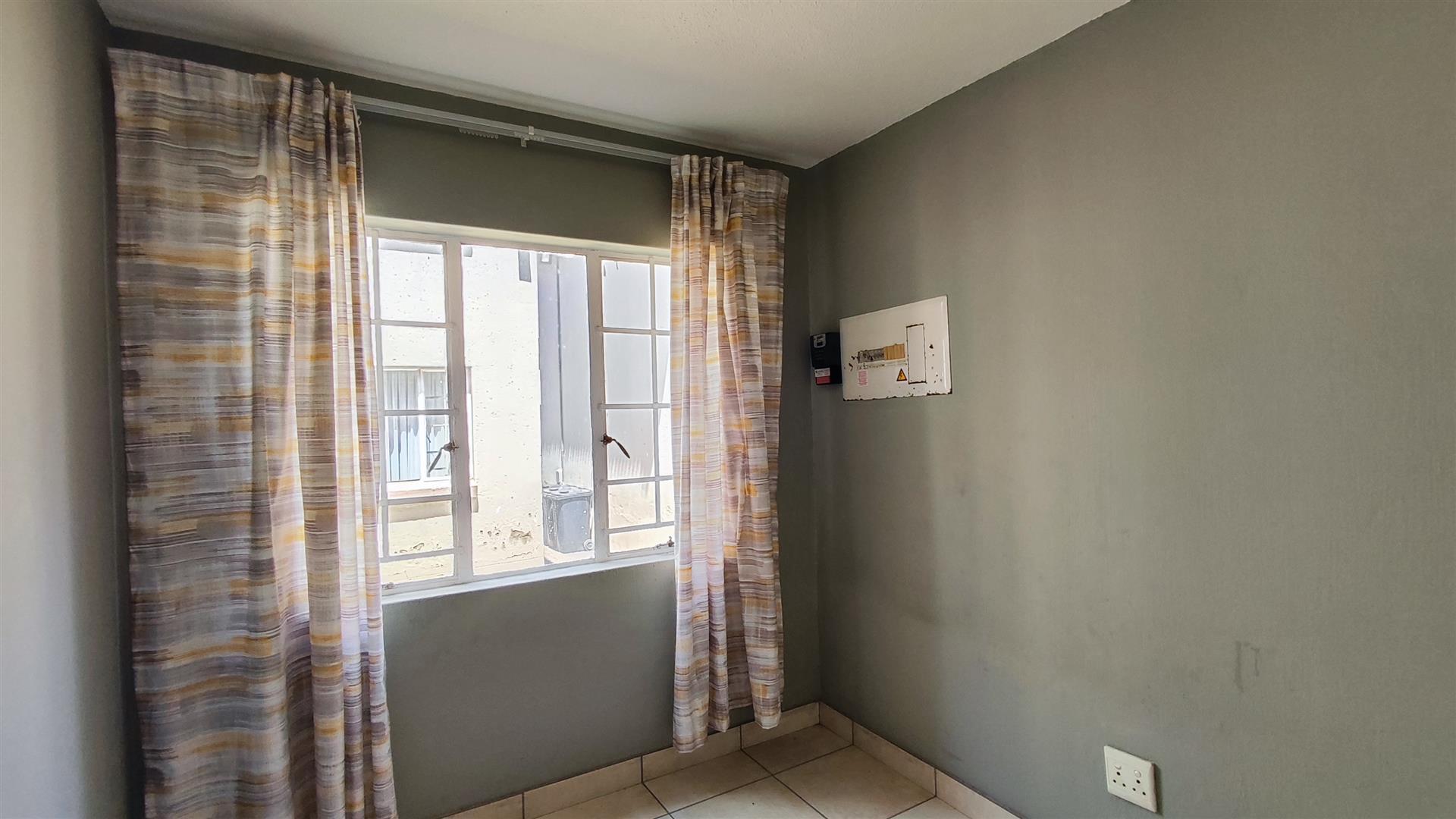 Bed Room 2 - 10 square meters of property in Elspark