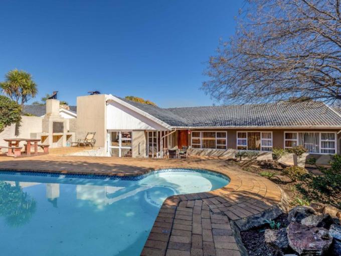 4 Bedroom House for Sale For Sale in Dowerglen - MR686266