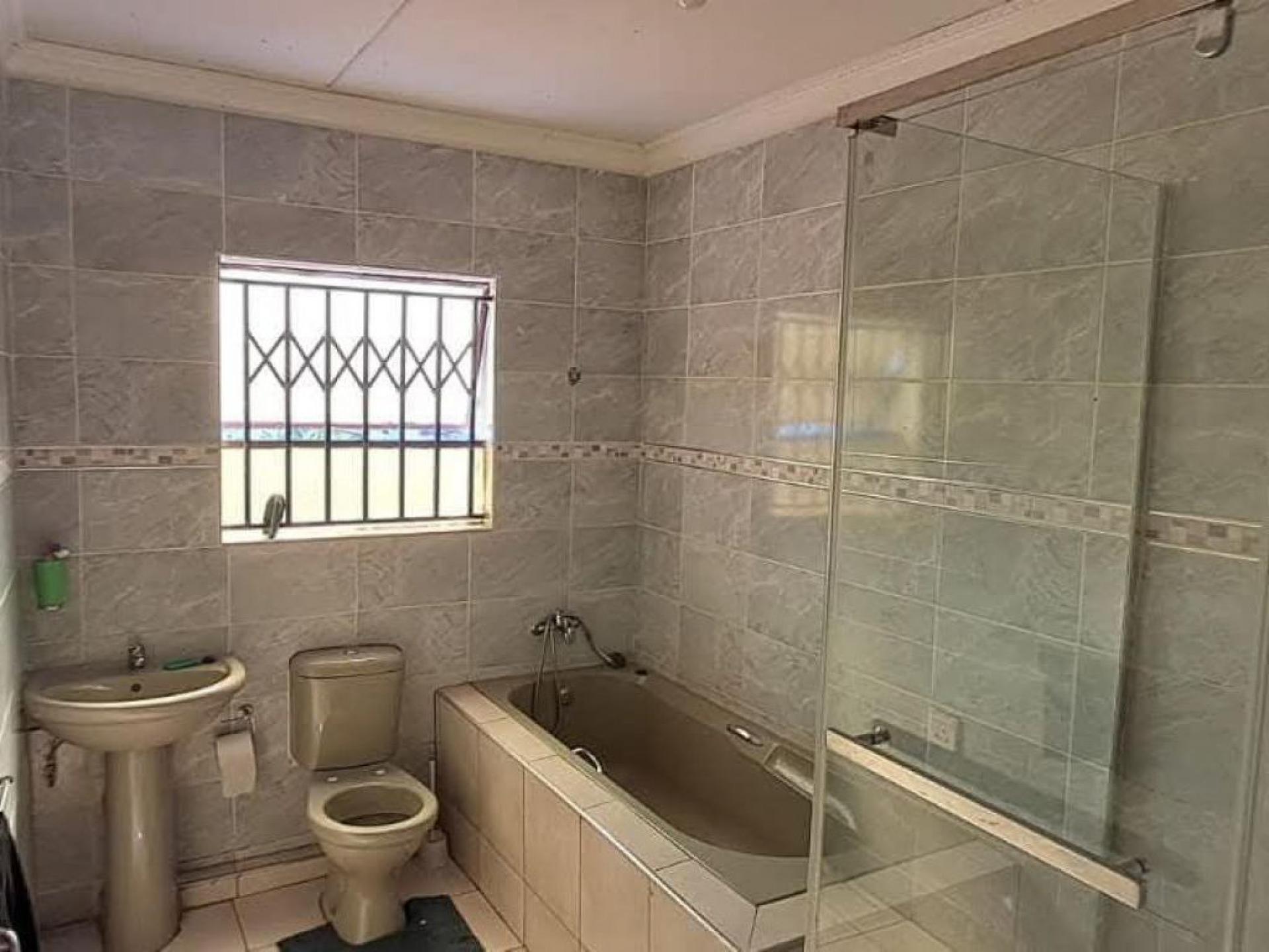  of property in Thohoyandou