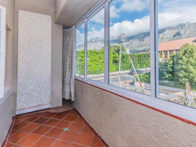 2 Bedroom Apartment for Sale For Sale in Tamboerskloof   - MR686272