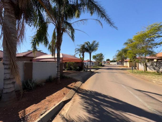3 Bedroom House for Sale For Sale in Waterval East - MR686283