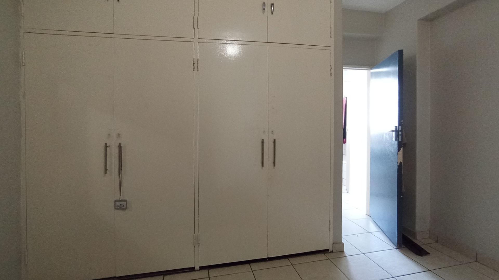 Bed Room 1 of property in Pretoria Central