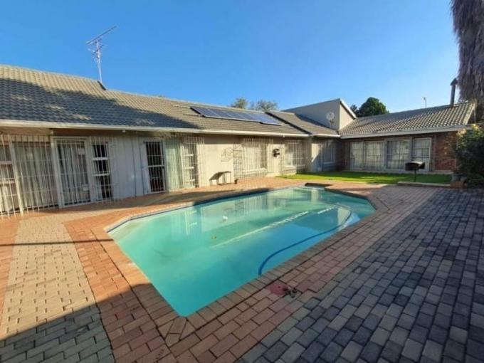 6 Bedroom House for Sale For Sale in Mayfield Park - MR686327