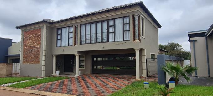5 Bedroom House for Sale For Sale in The Orchards - MR686330