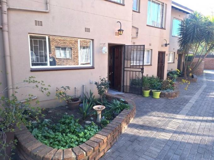 2 Bedroom Duplex for Sale For Sale in New Redruth - MR686341