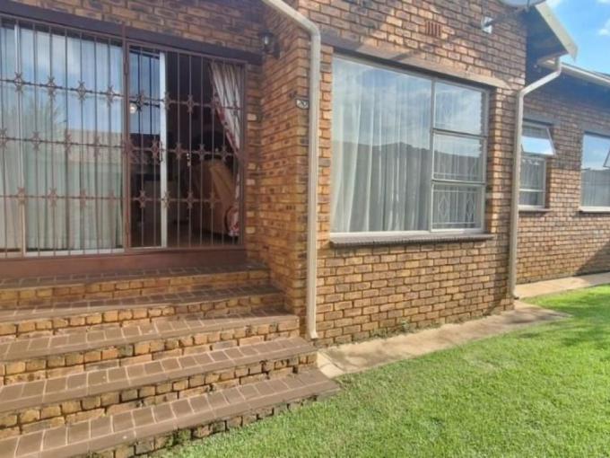 3 Bedroom Sectional Title for Sale For Sale in Randhart - MR686346