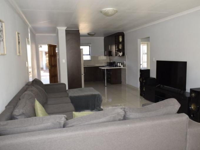 3 Bedroom Simplex for Sale For Sale in Parkrand - MR686350