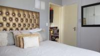 Bed Room 1 - 14 square meters of property in Florida