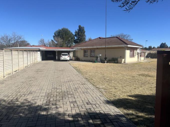 3 Bedroom House for Sale For Sale in Vierfontein - MR686376