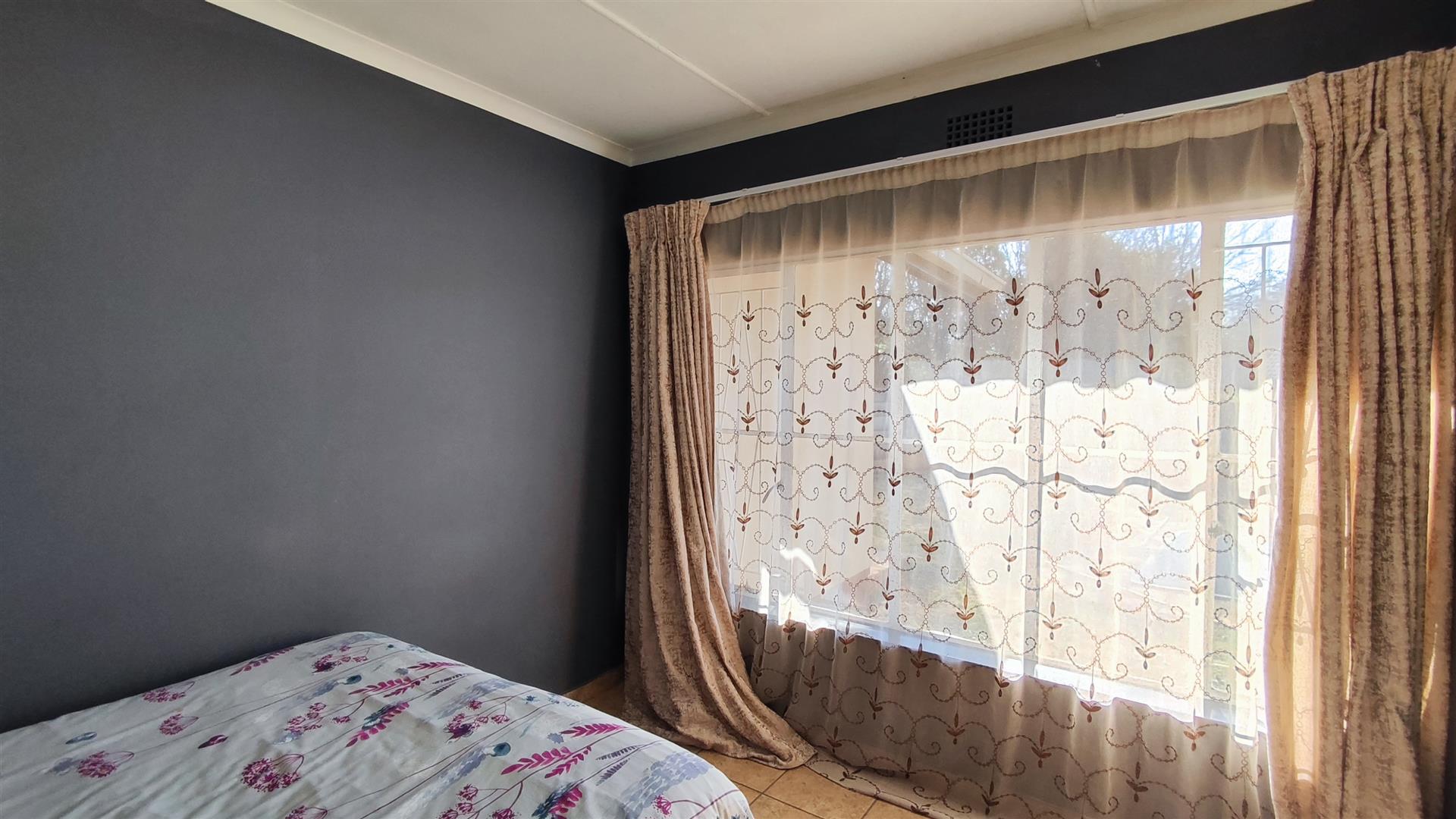 Bed Room 1 - 14 square meters of property in Birch Acres